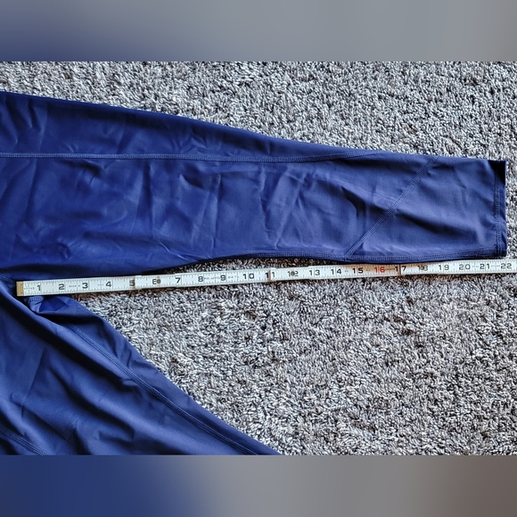 Tommy Bahama Island Active Cropped Leggings - Picture 7 of 7